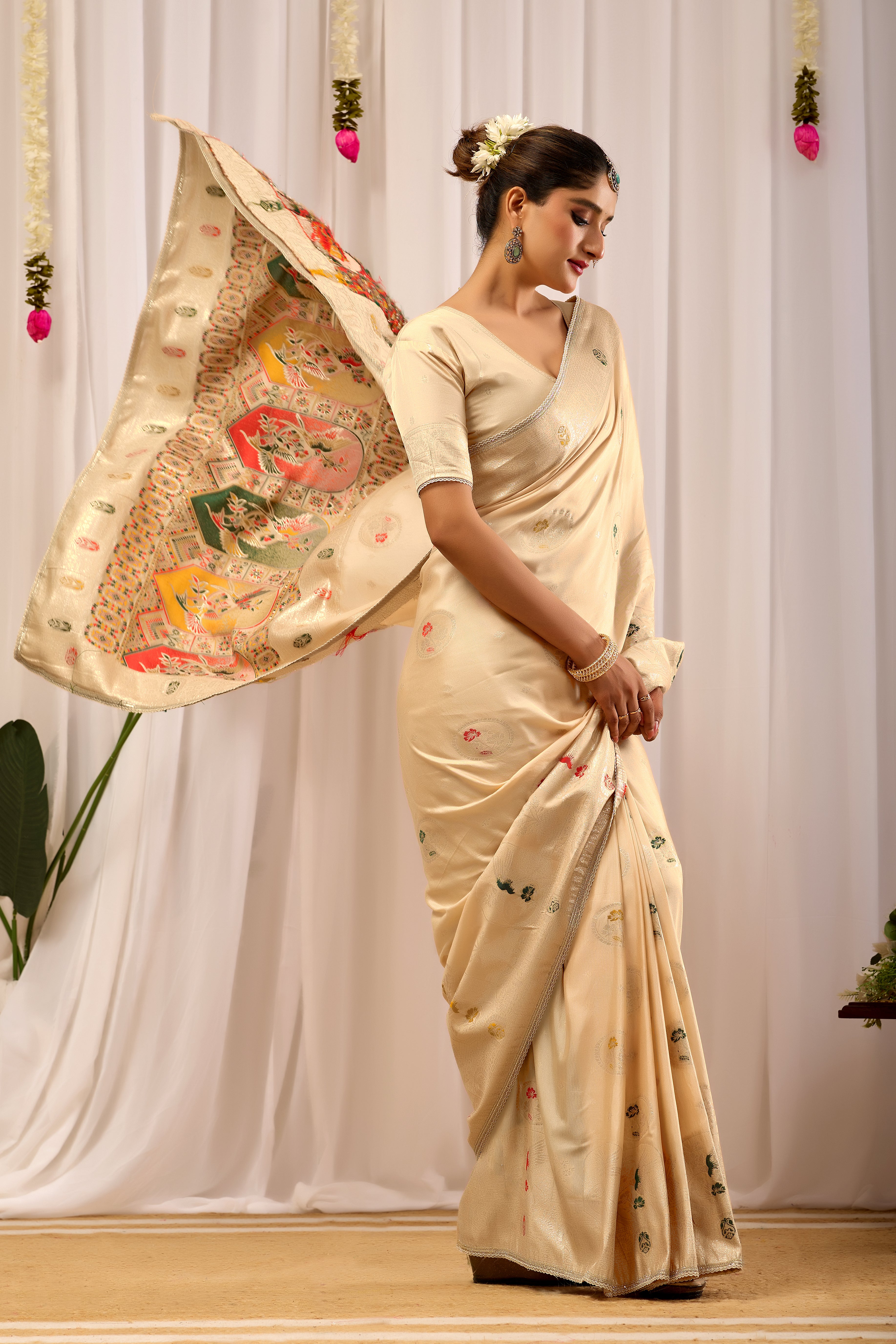 Ivory Sand Banarasi Silk Saree | Zari Border & Blouse